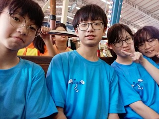 800596