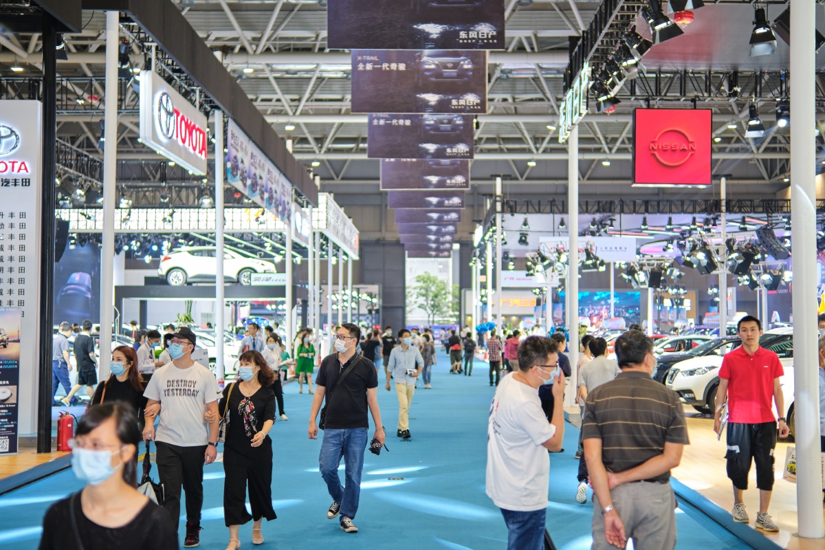 佛山潭州春季车展第一次拍发现用好闪光灯是门学问