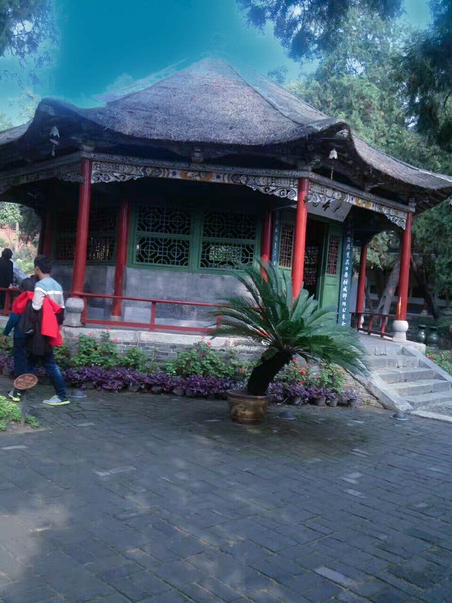 卧龙岗诸葛草庐