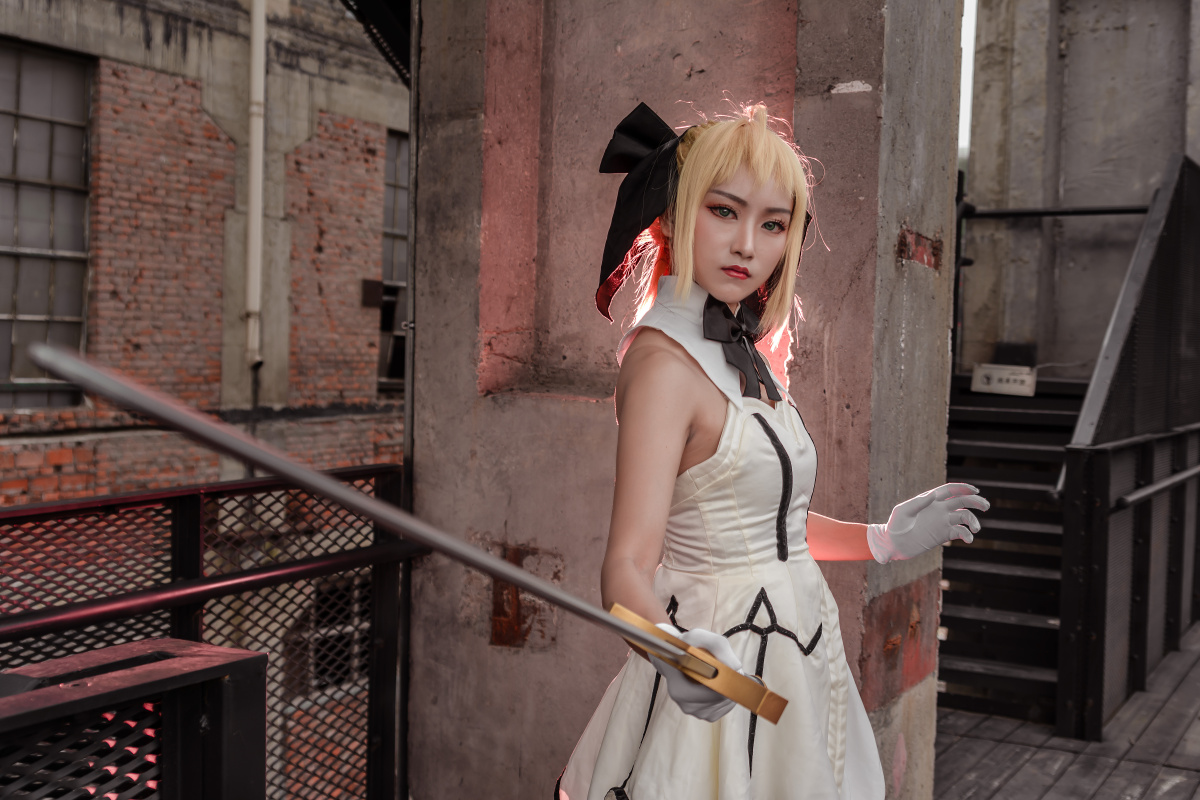 cosplay正片saberlily遵从您的召唤而来从此我的剑与您同在您的命运与