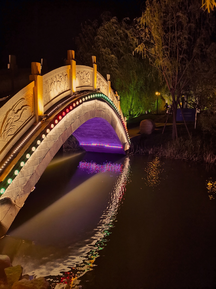 泰安西湖音乐喷泉广场夜景纯手机拍摄