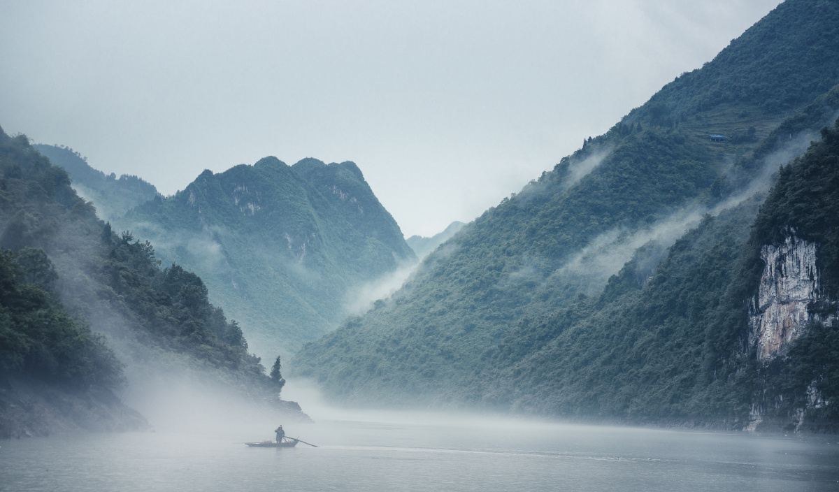轻舟已过万重山