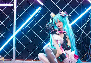 160838