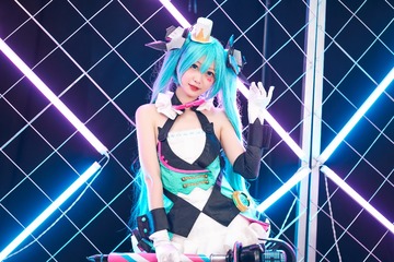 160842