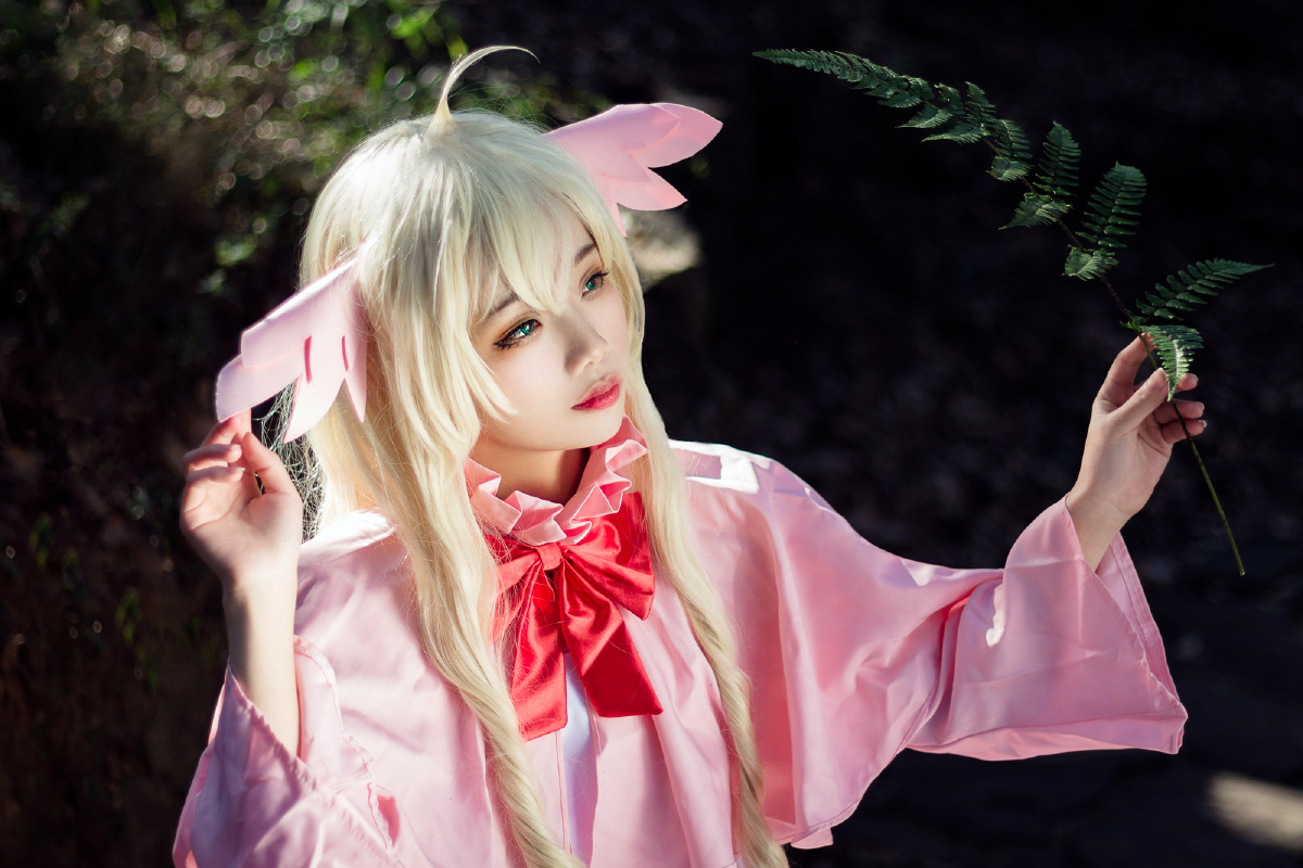 cos正片 梅比斯·维维亚米利欧 "光凭力量有着不可逾越的鸿沟,然而