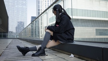 303027