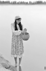 160499