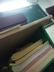 985582