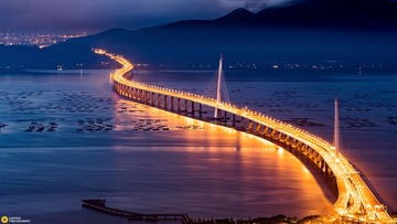 飘渺飞桥跨半空