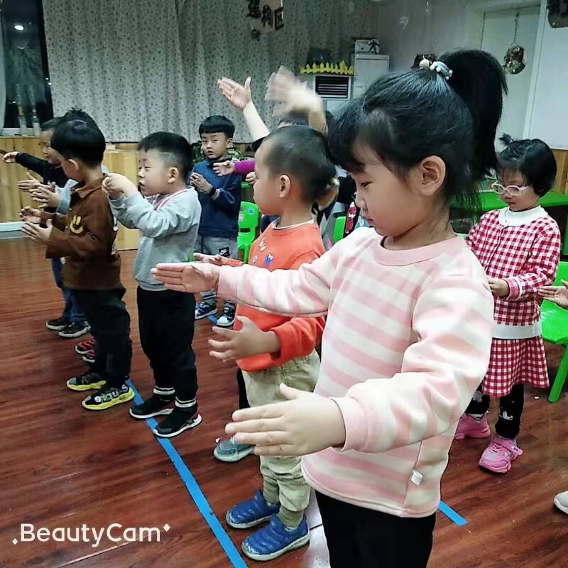 幼儿园梳头发图片大全