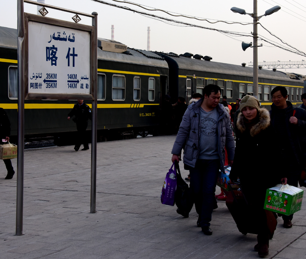 2016年2月普客7558次喀什乌鲁木齐南