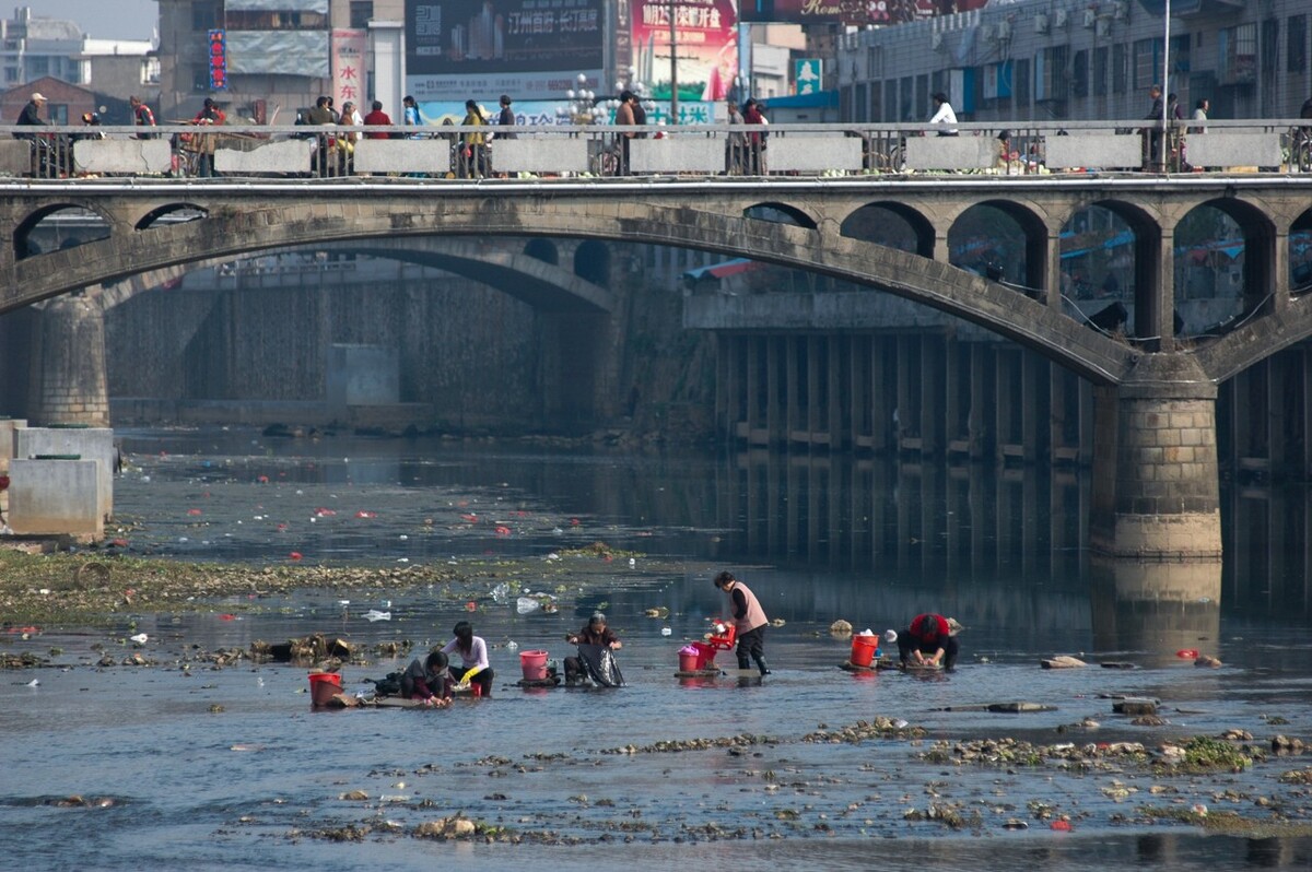 2009年12月1日福建长汀县汀江。