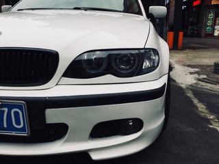 407976