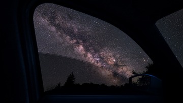 车窗外的星空
