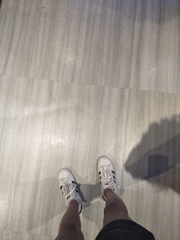 942427