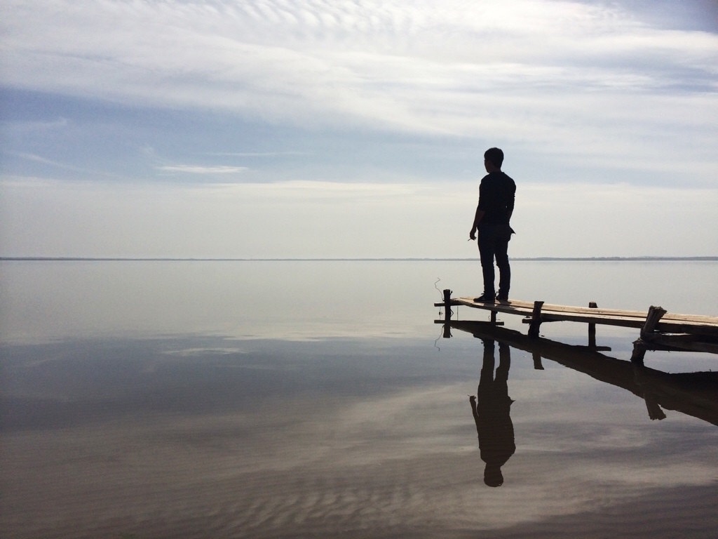 景色越辽阔,心里越寂寞