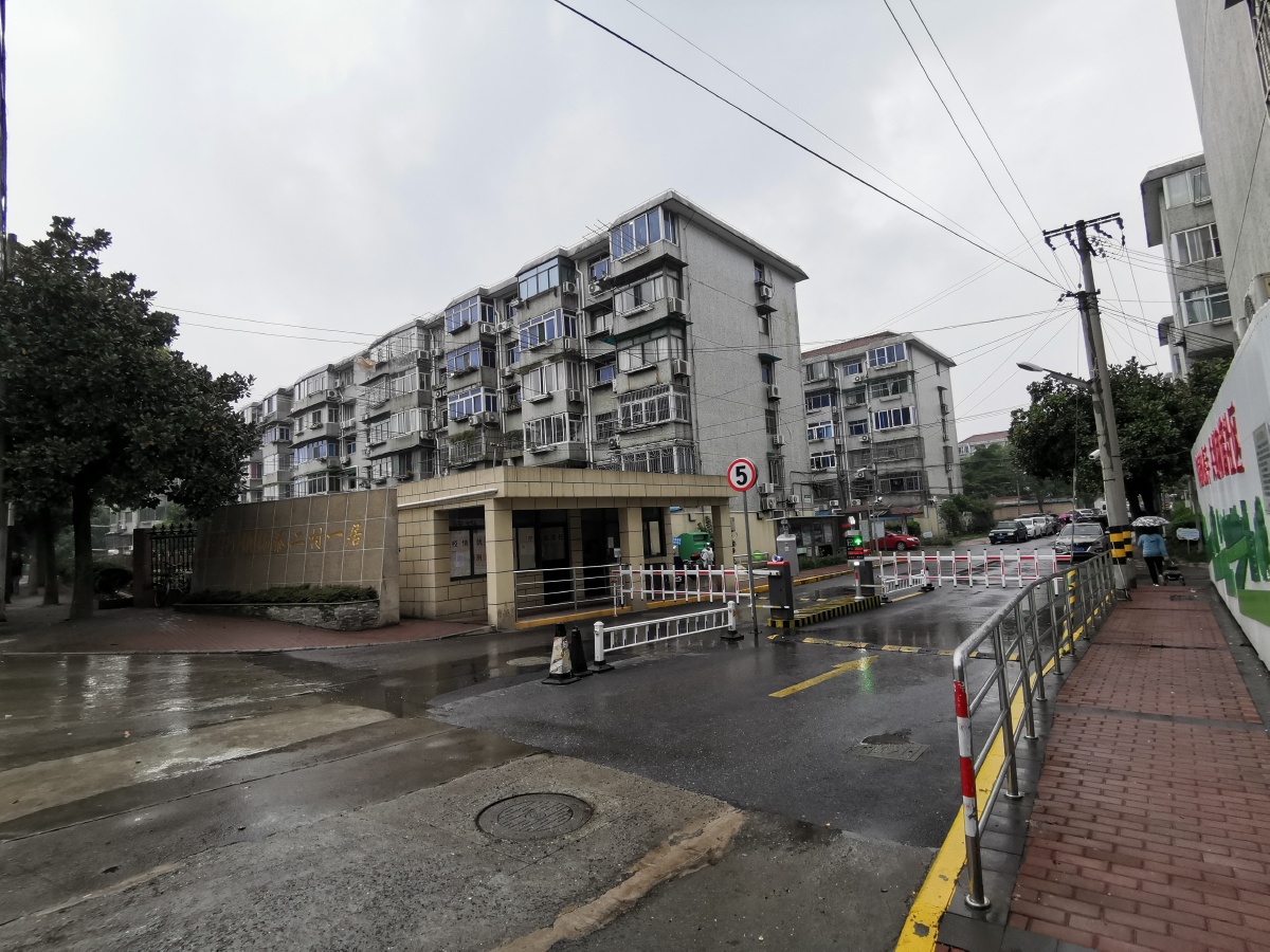 杨泰二村小区环境图以及周边配套