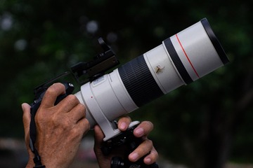 360758