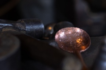 407744