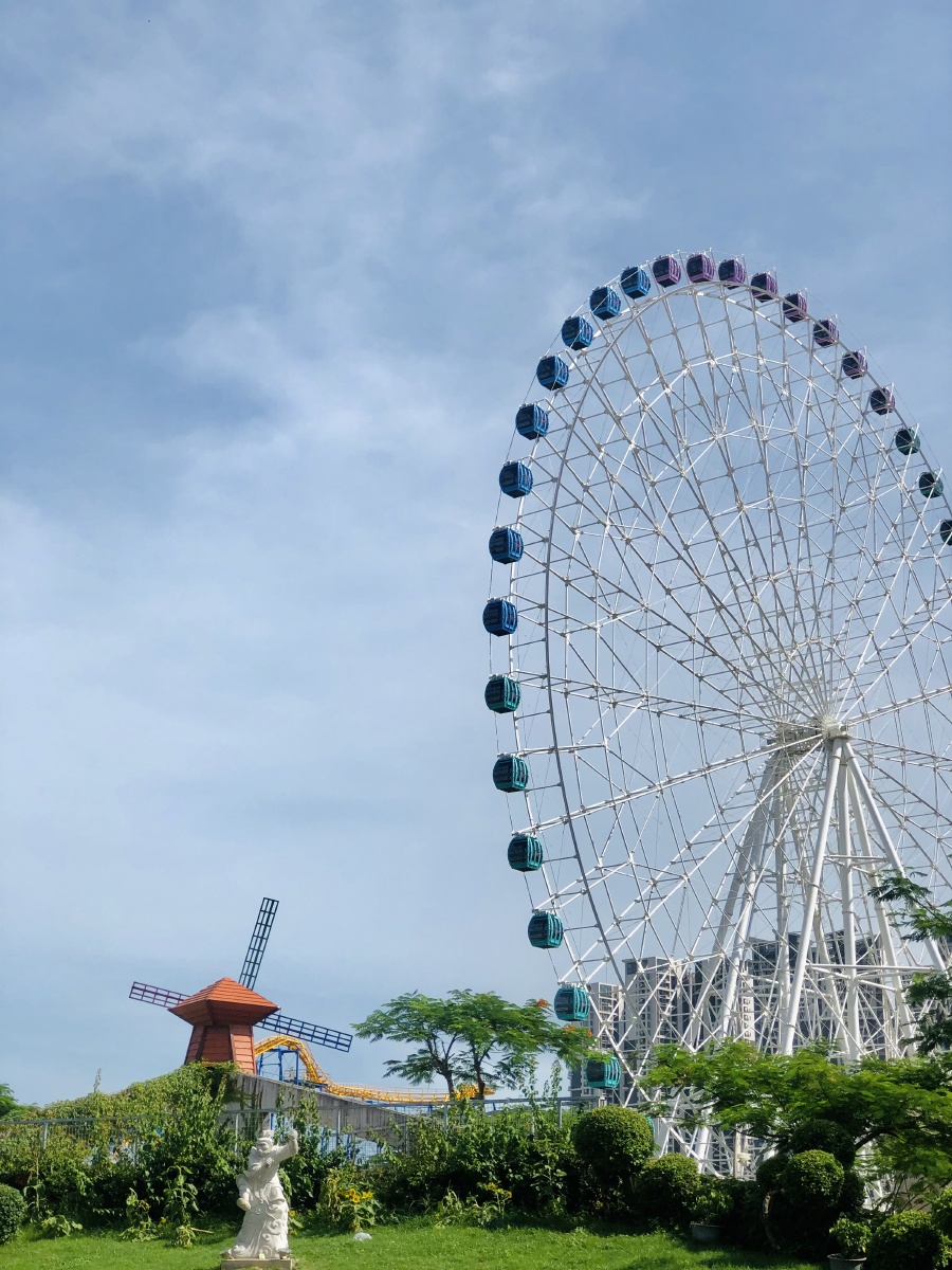 汕头儿童乐园浪漫的摩天轮