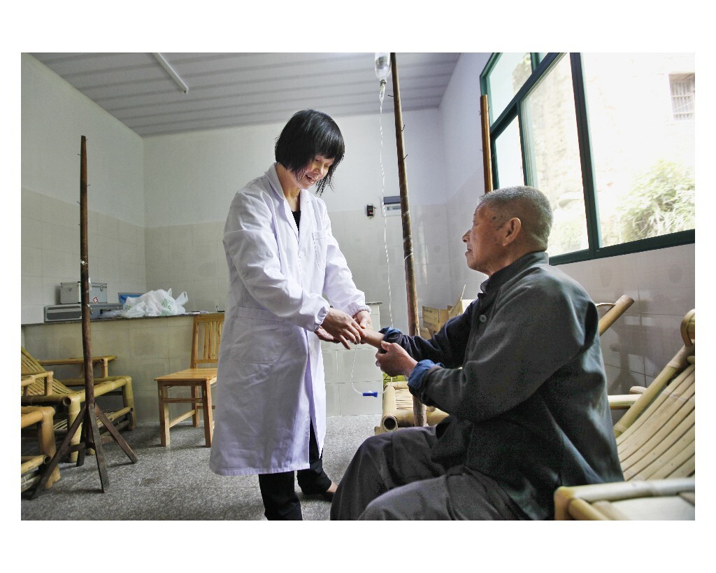新建卫生室医务人员更规范化