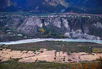 雅鲁藏布大峡谷