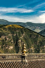 山外有山