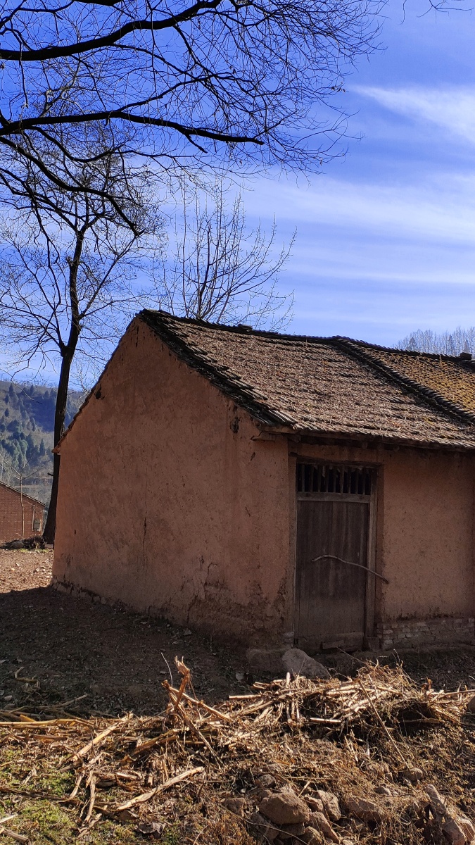 手机拍照宝鸡冬季山村的土房