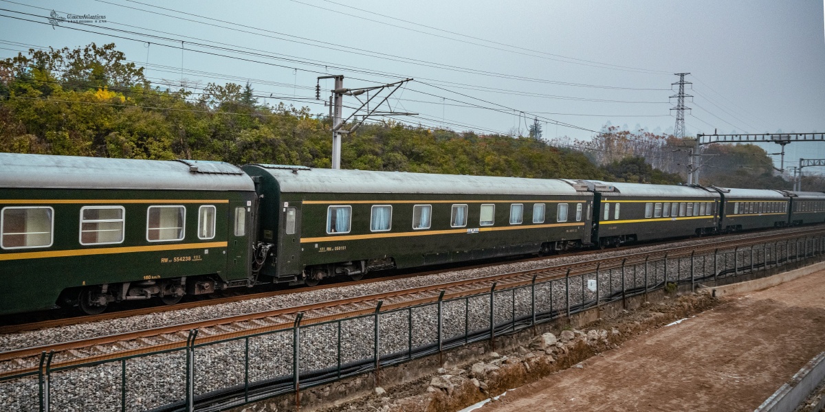 其实从七年前那个12月铁总宣布普速客车刷绿那天起普速列车就被宣判了