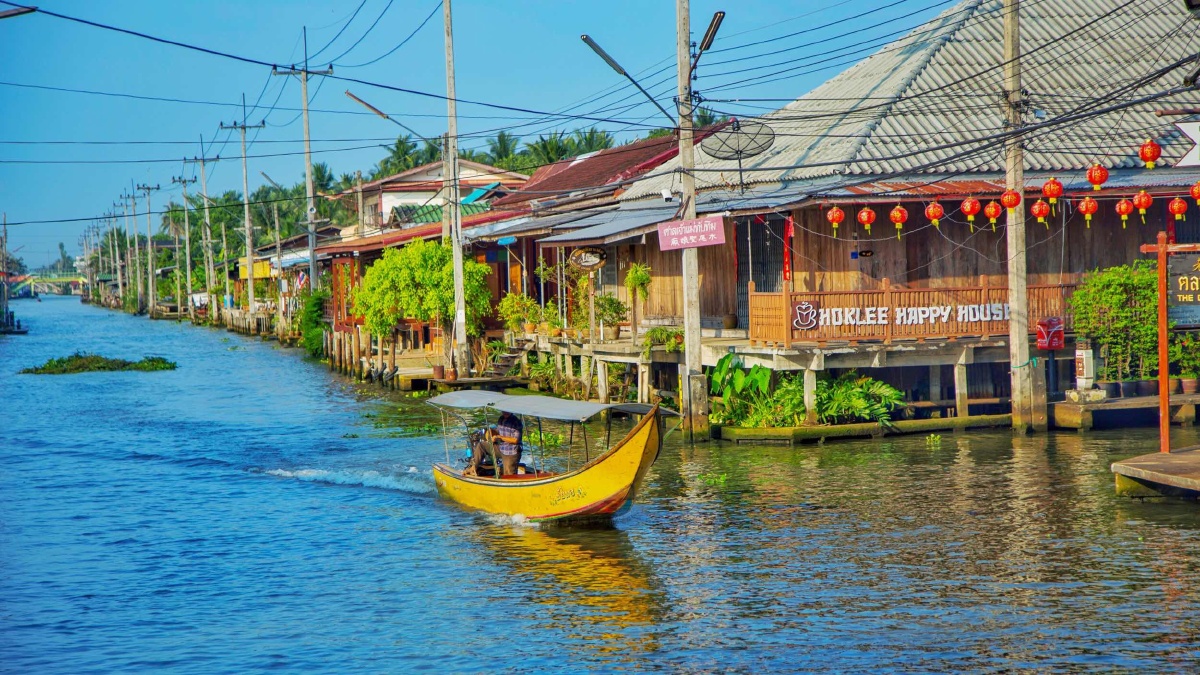 曼谷丹嫩沙多水上市场