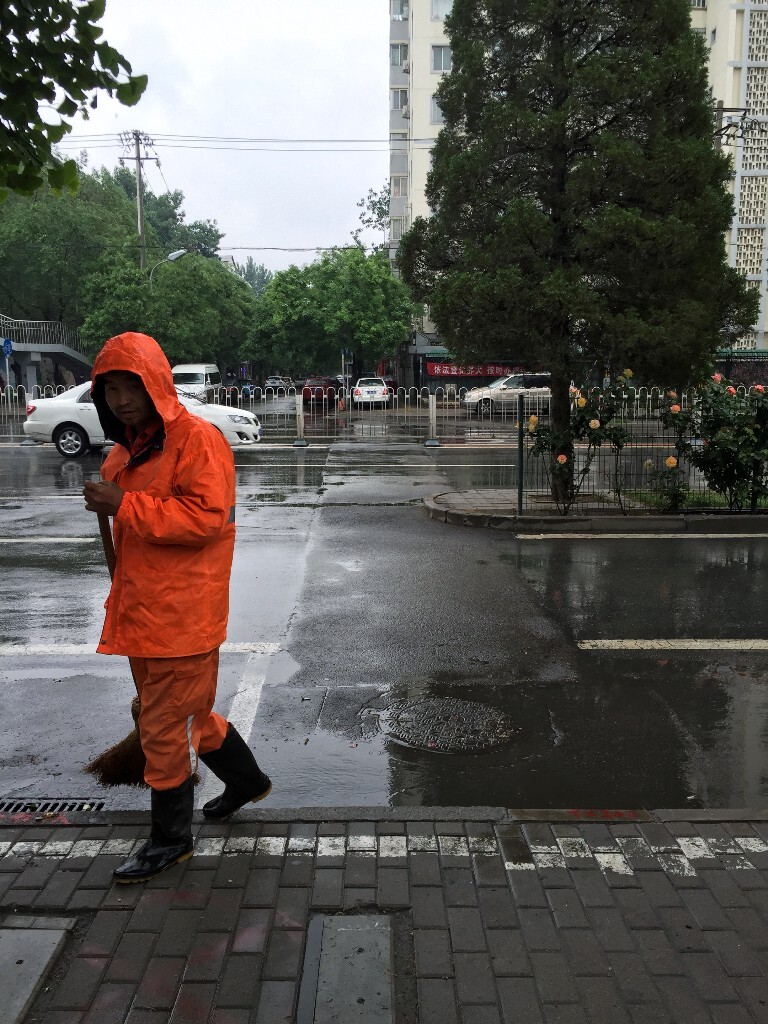 每个城市的每一个人，都是一本书。无关风格，无关内容，只是为了在自己所处的地方，留下属于自己的色彩。