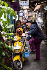 弄堂里的车生活