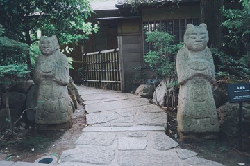 001
