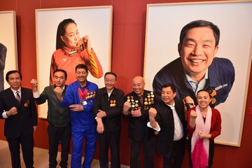 与会嘉宾“撸起袖子加油干”