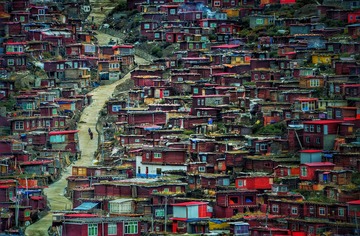 红色藏地佛国净土—色达