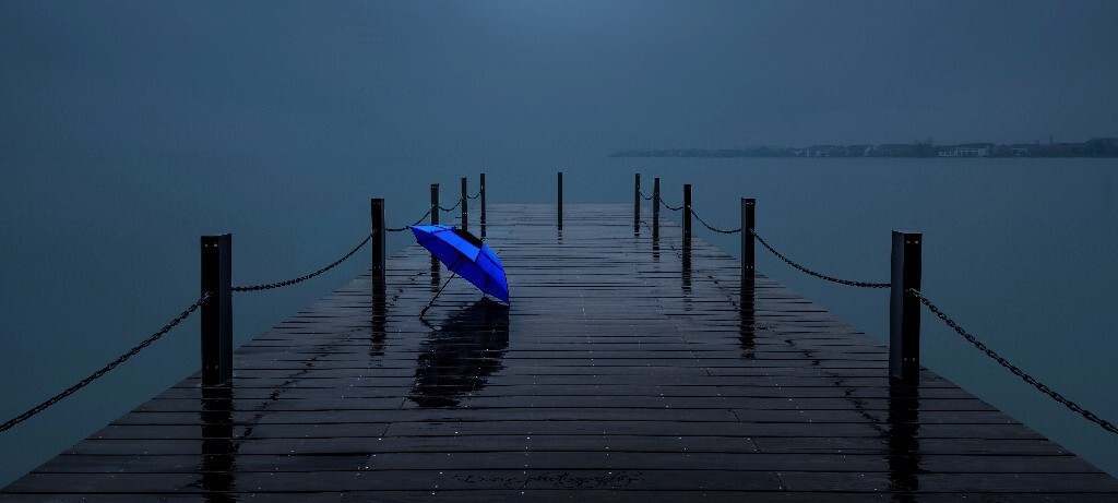 雨一直下，在风雨中享受摄影的孤单，静谧让人沉思。。。