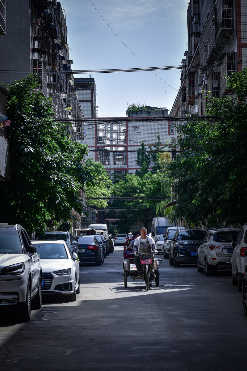街拍成都城中村