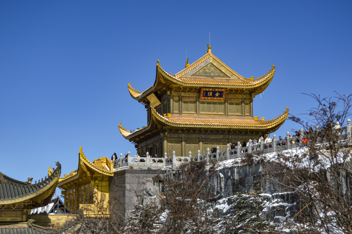 峨眉山金顶大殿