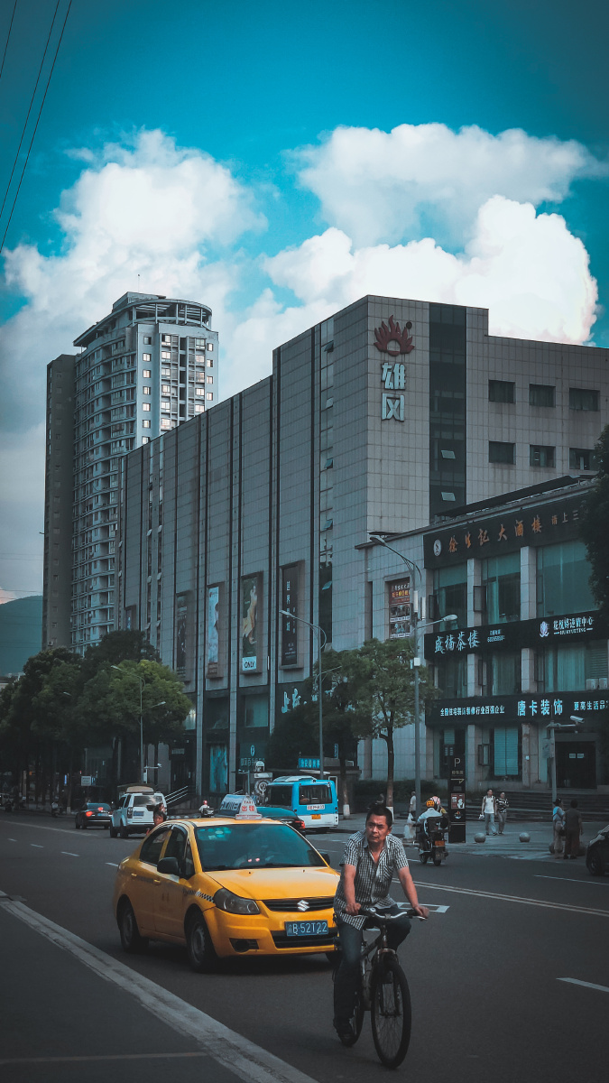 居住在北碚这座城,生活节奏并不是那么快,就算是城市发展也比其他区要