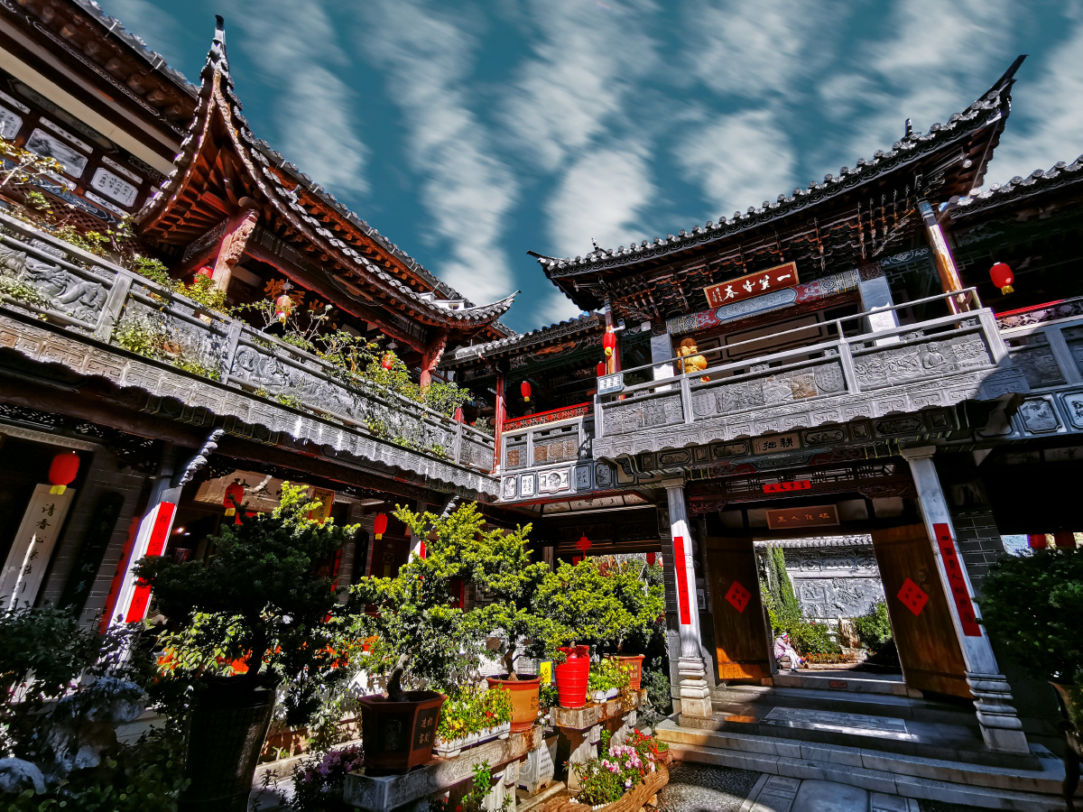 家园大理白族民居三坊一照壁上