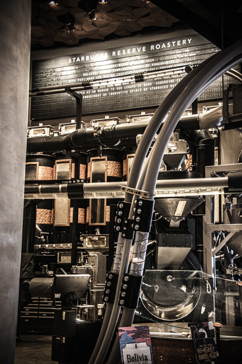 机械朋克风格的星巴克工厂