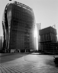 逆光下的建筑