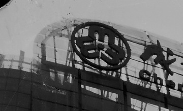 逆光下的建筑局部3