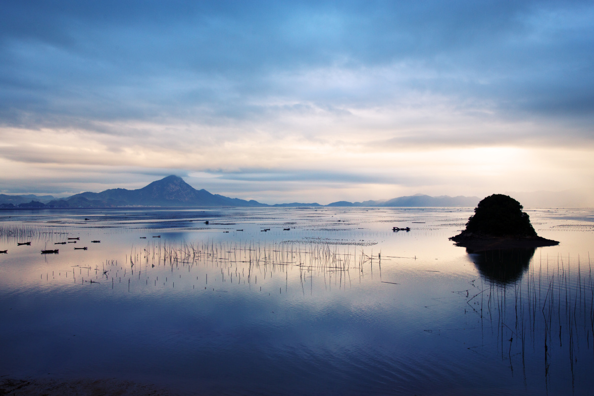 来到霞浦必去的是馒头山,这次正好遇到涨潮,虽然馒头山前的小路没出来