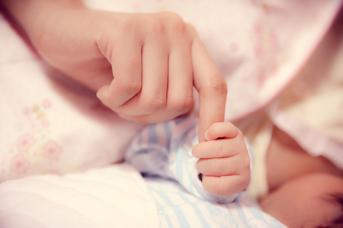 《大手拉小手》