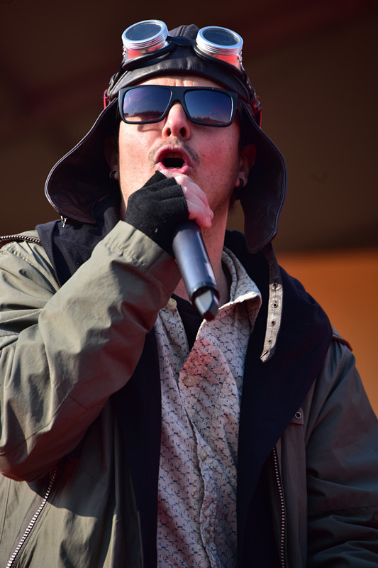 西班牙巴塞罗那的迪纳摩放克乐队