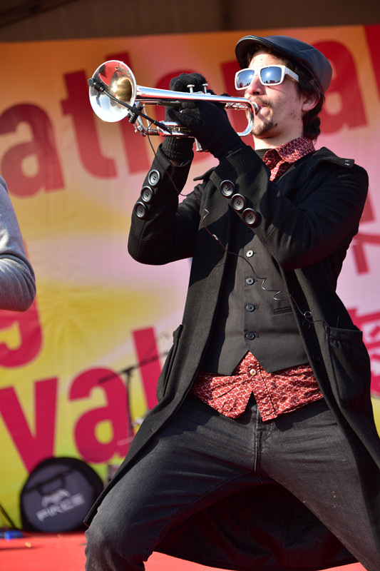 西班牙巴塞罗那的迪纳摩放克乐队