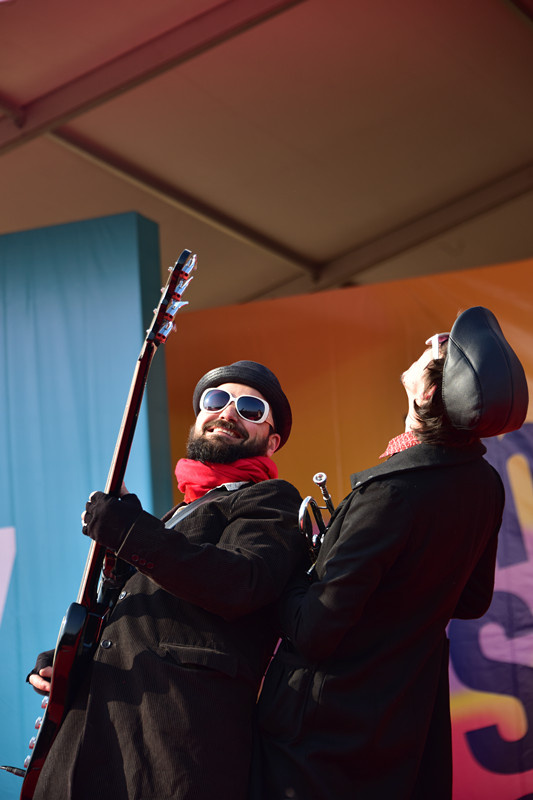 西班牙巴塞罗那的迪纳摩放克乐队