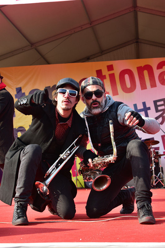 西班牙巴塞罗那的迪纳摩放克乐队