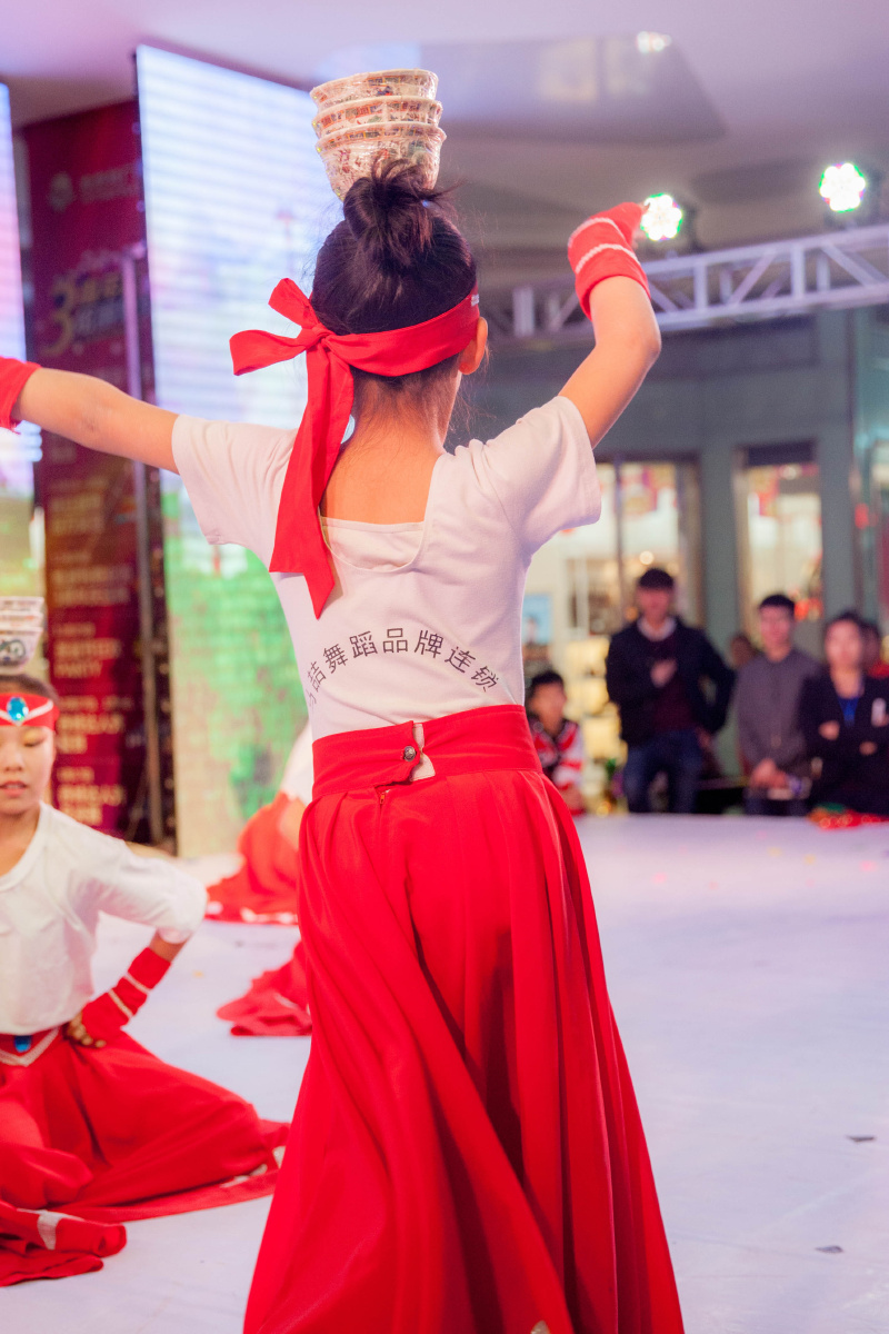 【马喆舞蹈】圣诞晚会 纳日女团